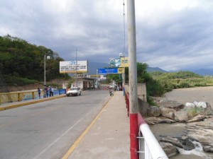 SAM_0619 Grenzübergang nach Ecuador